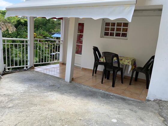 House 10 km away from the beach for 2 ppl. with garden at Le Gosier