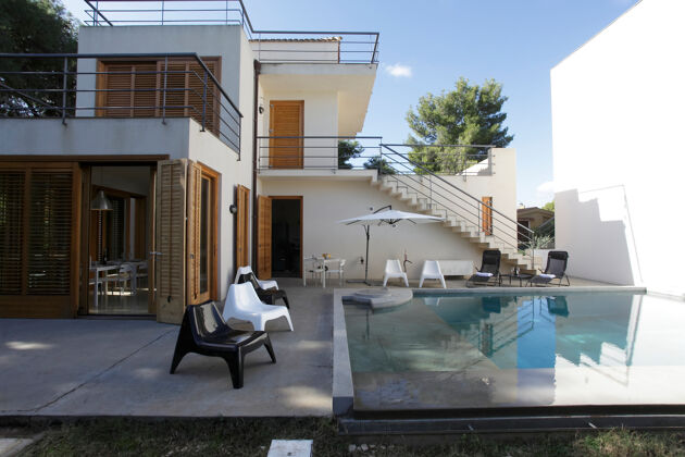 Villa 950 m vom Strand entfernt für 10 Pers. mit Schwimmbad und Garten