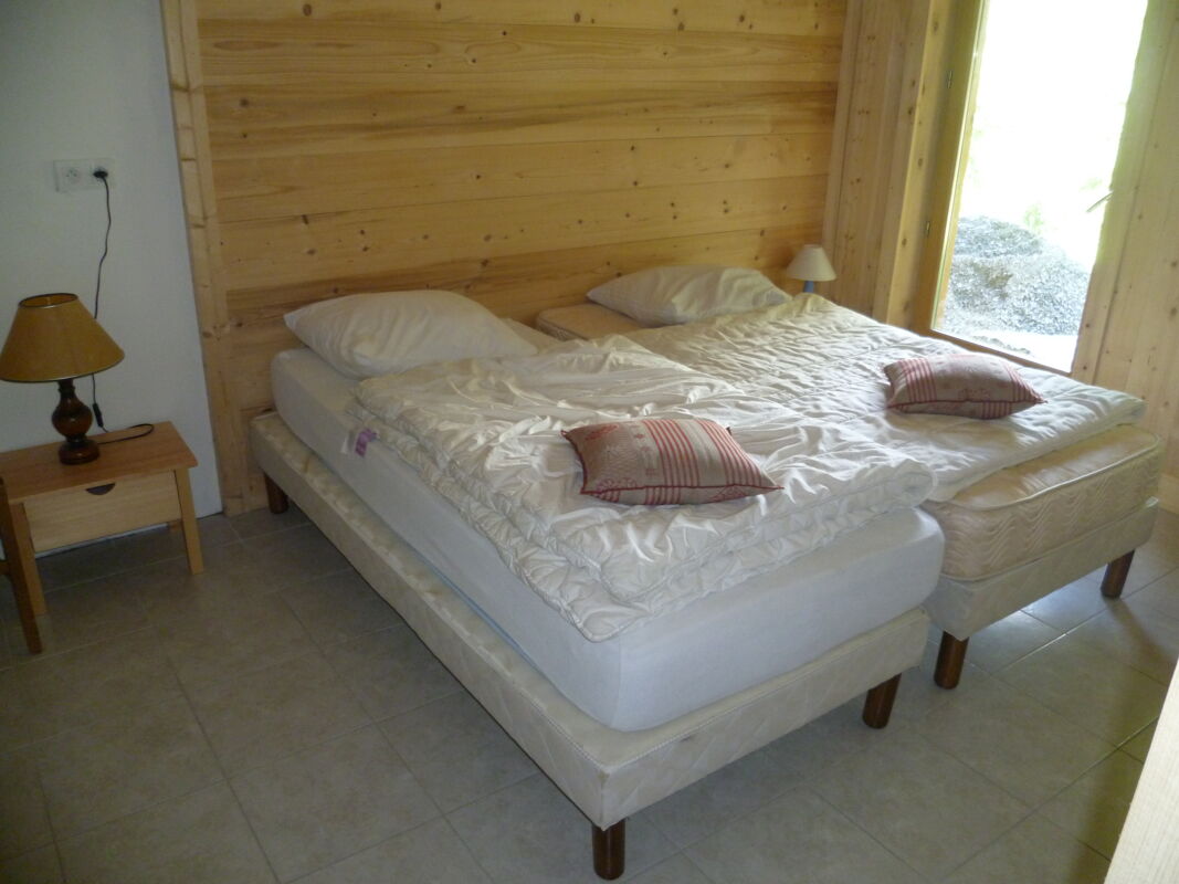 Schlafzimmer Ferienwohnung Notre-Dame-de-Bellecombe