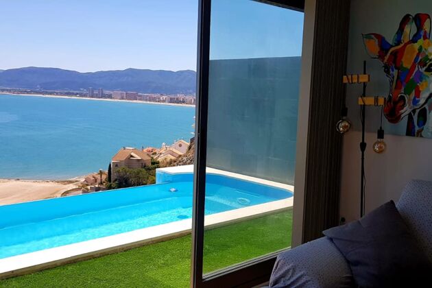 Villa a 500 m de la playa para 6 pers. con piscina en Faro de Cullera
