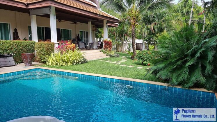Spacious villa 2 km away from the beach for 6 ppl. with swimming-pool