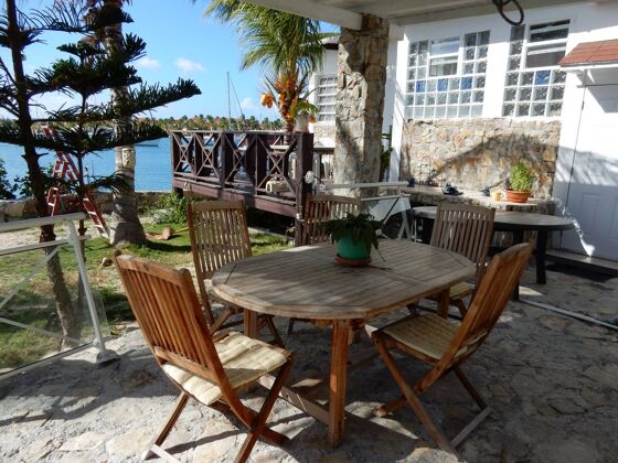 100 m away from the beach! Nice house for 2 ppl. at Saint-Martin