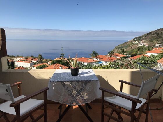 House for 4 ppl. with sea view and balcony at Arco da Calheta