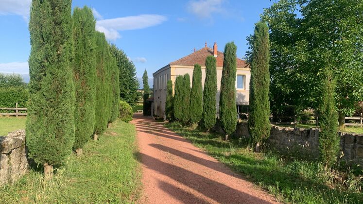 Villa für 14 Pers. mit Schwimmbad, Garten und Terrasse in Briennon