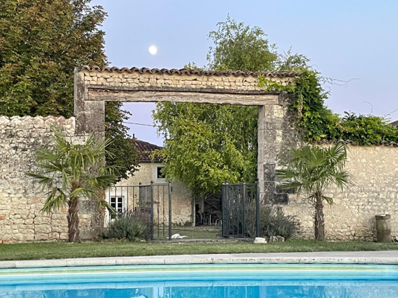 Maison pour 6 pers. avec piscine partagée à Saint-Palais-du-Né
