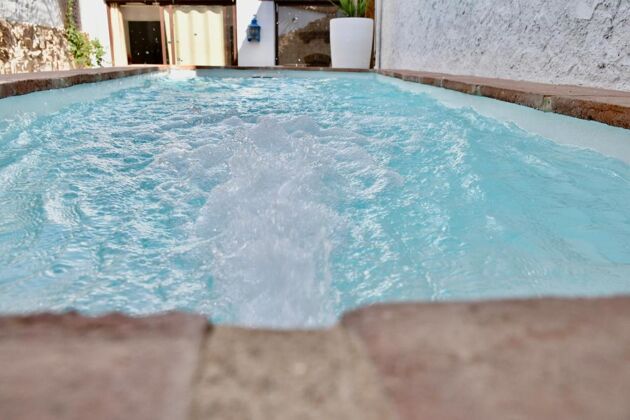 Villa spacieuse pour 8 pers. avec piscine et terrasse à Santa Elena