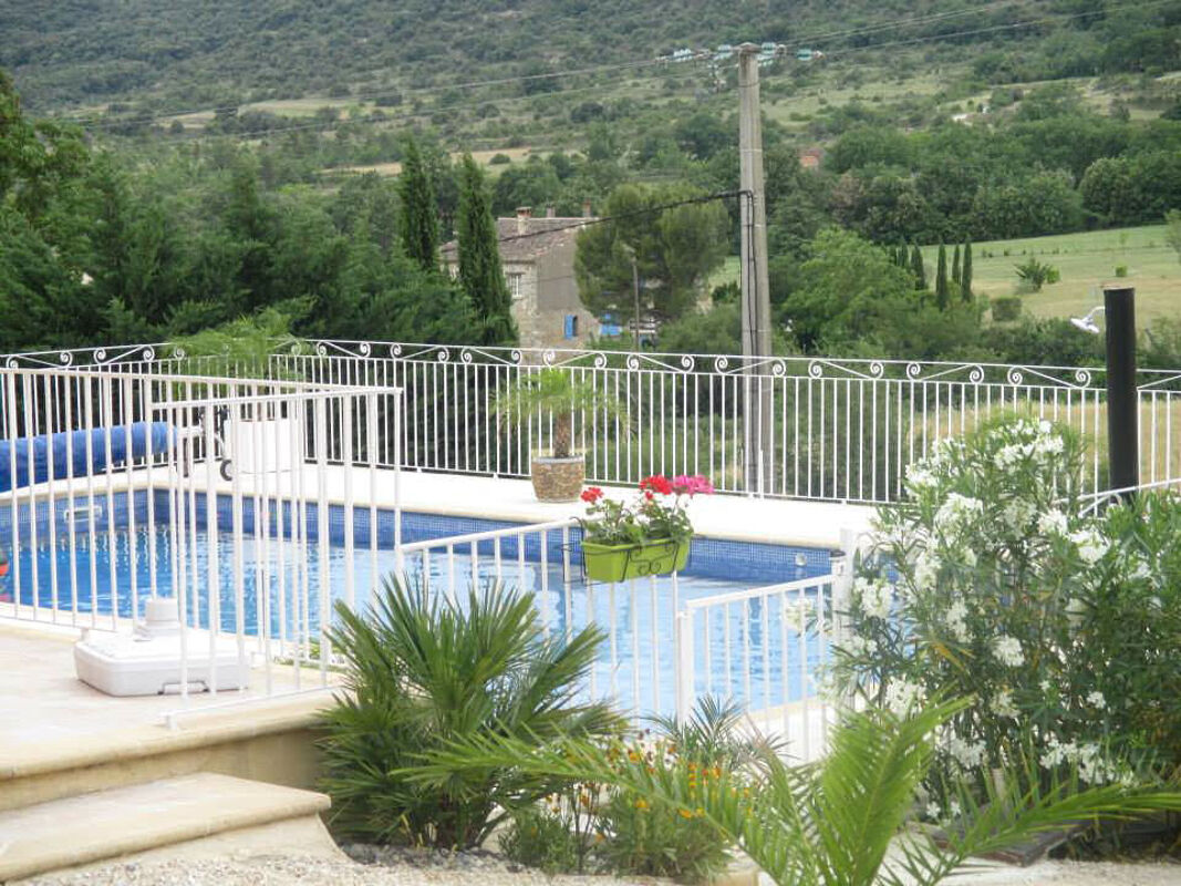 Vue sur piscine Villa Lagorce