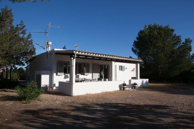 House 5 km away from the beach for 6 ppl. with garden at Formentera