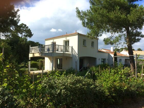House 800 m away from the beach for 7 ppl. at La Tranche-sur-Mer