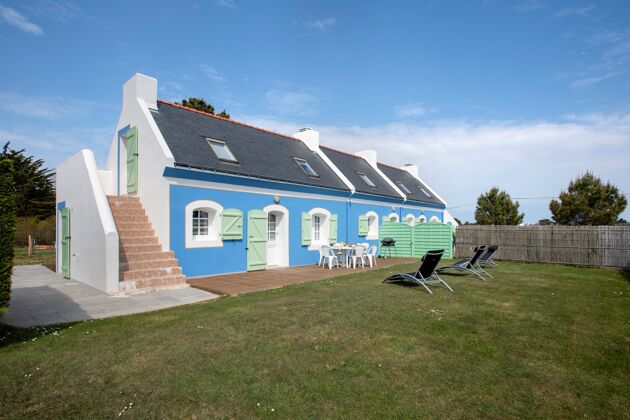 House 500 m away from the beach for 6 ppl. with garden at Bangor