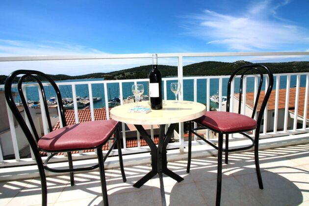 Beautiful appartement for 6 ppl. at Tisno