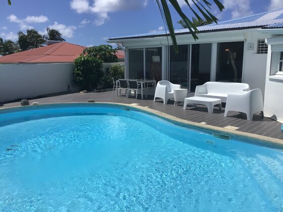 Villa à 500 m de la plage pour 6 pers. avec piscine partagée et jardin