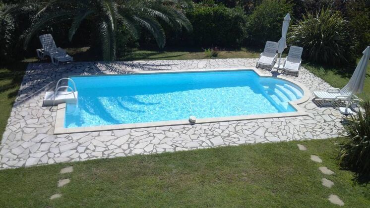 200 m away from the beach! Nice villa for 6 ppl. with swimming-pool