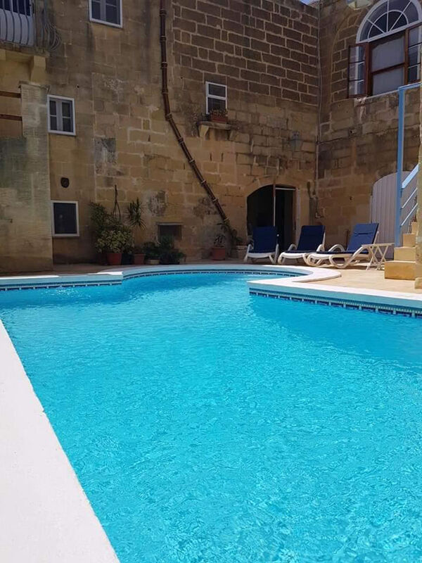Vista sulla piscina Villa Garbo