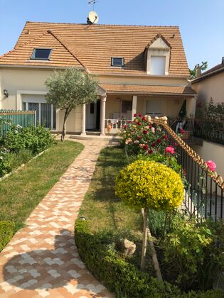 Amazing appartement for 4 ppl. with garden and terrace at Sannois