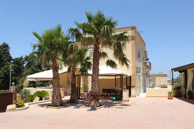 Studio 1 km away from the beach for 3 ppl. with sea view at Marsala