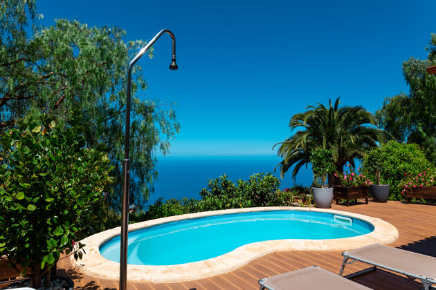 Nice villa 15 km away from the beach for 2 ppl. with swimming-pool