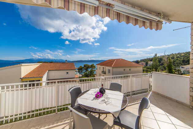 50 m away from the beach! Nice appartement for 4 ppl. at Živogošće