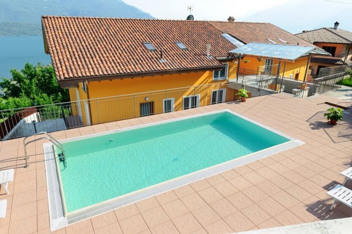 Swimming pool view House Domaso