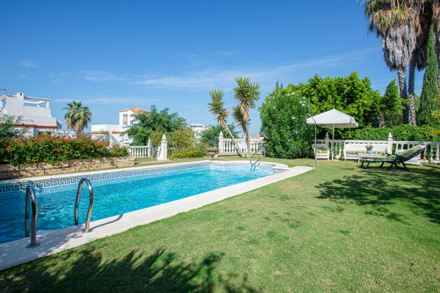 Amazing villa 2 km away from the beach for 8 ppl. with swimming-pool